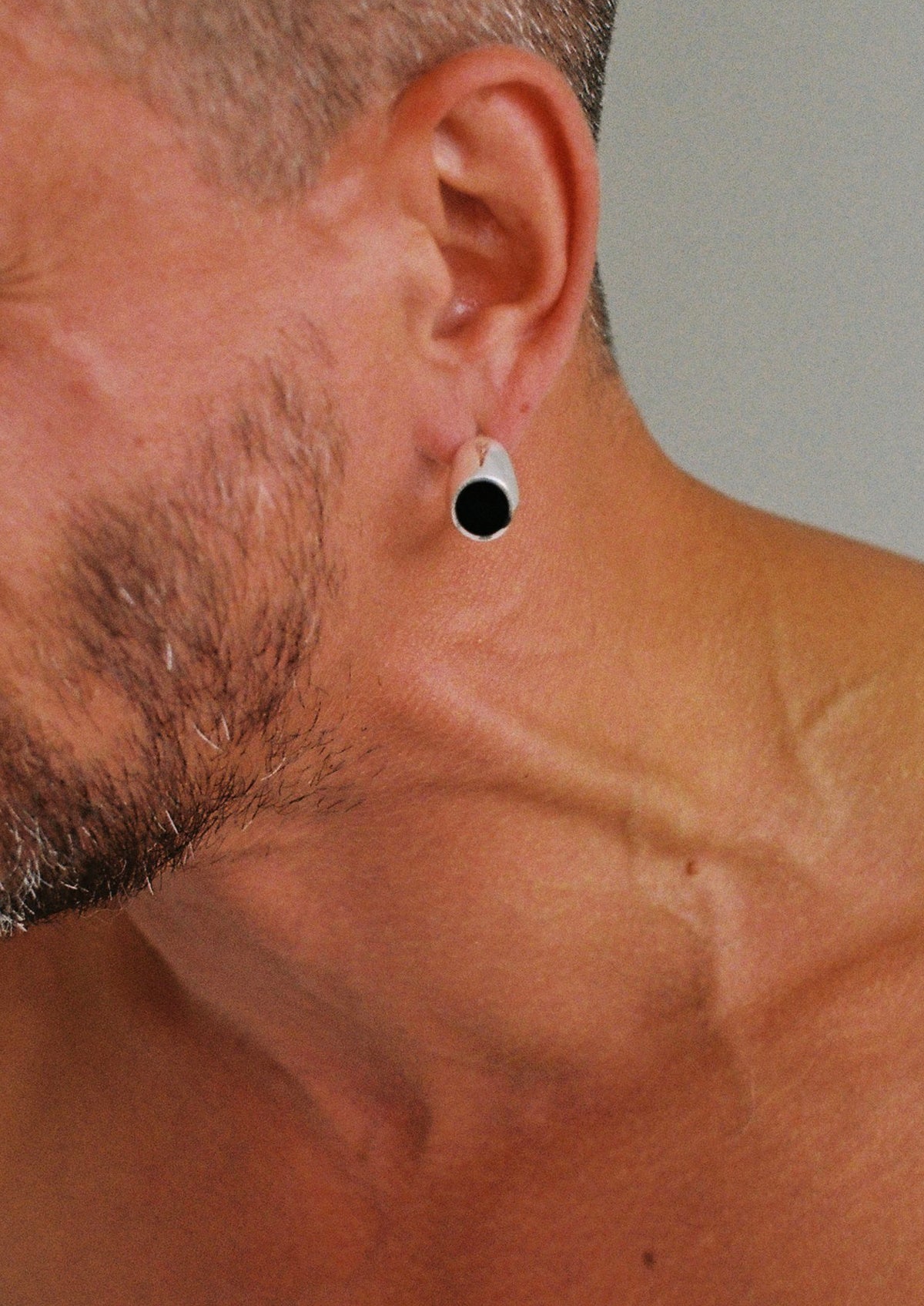 MURMAN -  black enamel mono earring