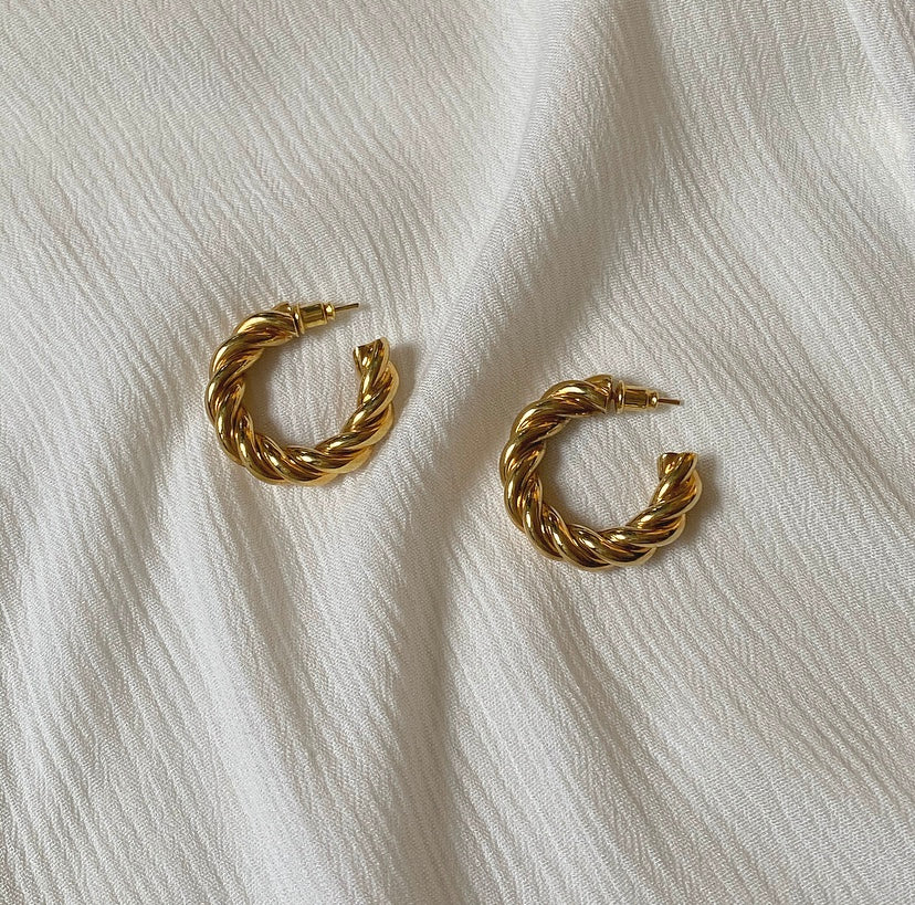 NURBANU |HOOPS EARRINGS